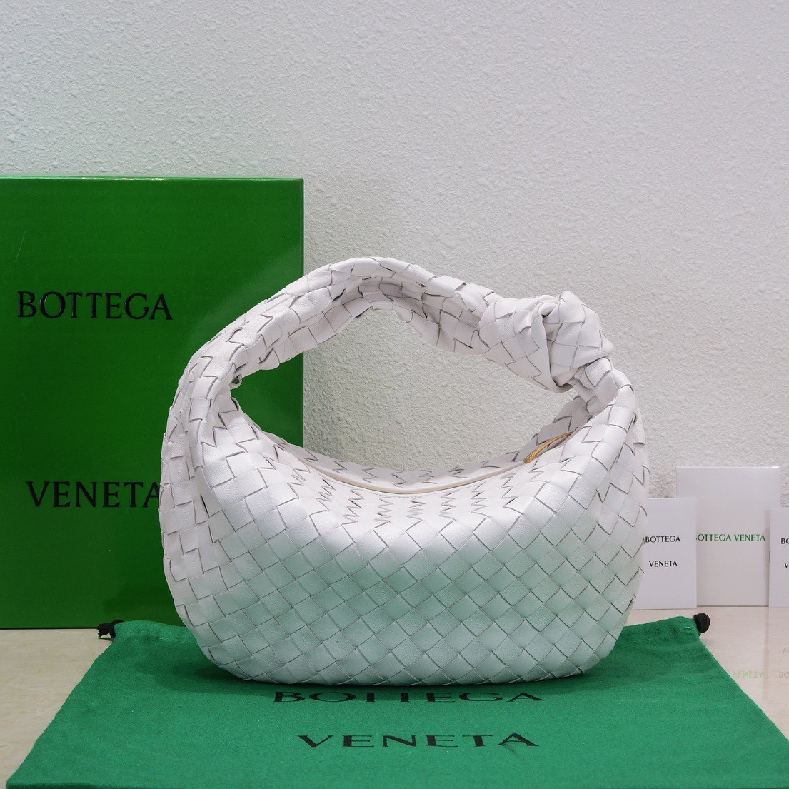 bo*te*ga Ve*ne*ta bv jodie teen bag in white intrecciato leather
