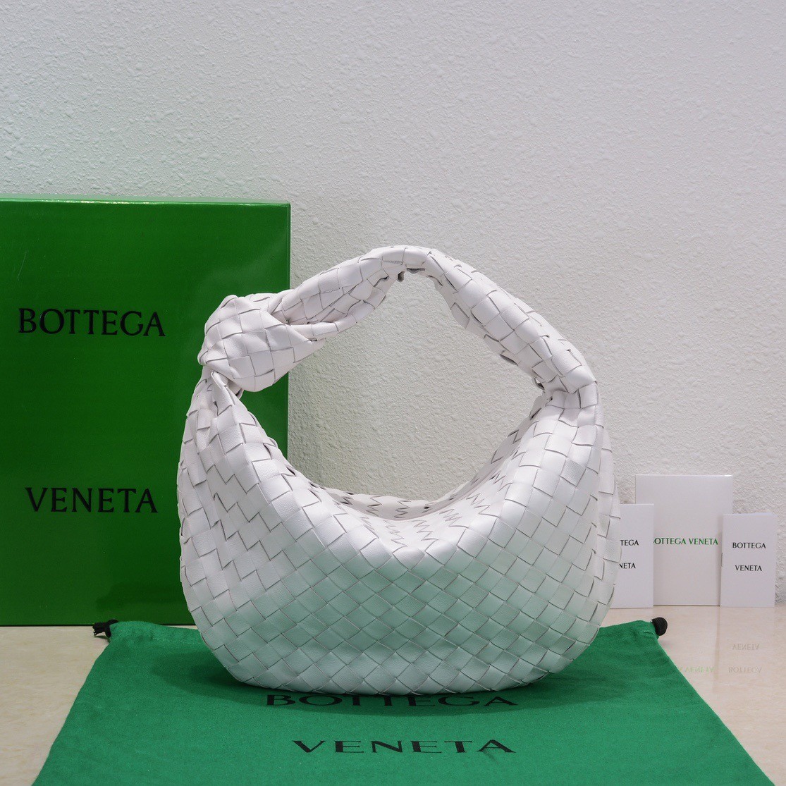 bo*te*ga Ve*ne*ta bv jodie teen bag in white intrecciato leather