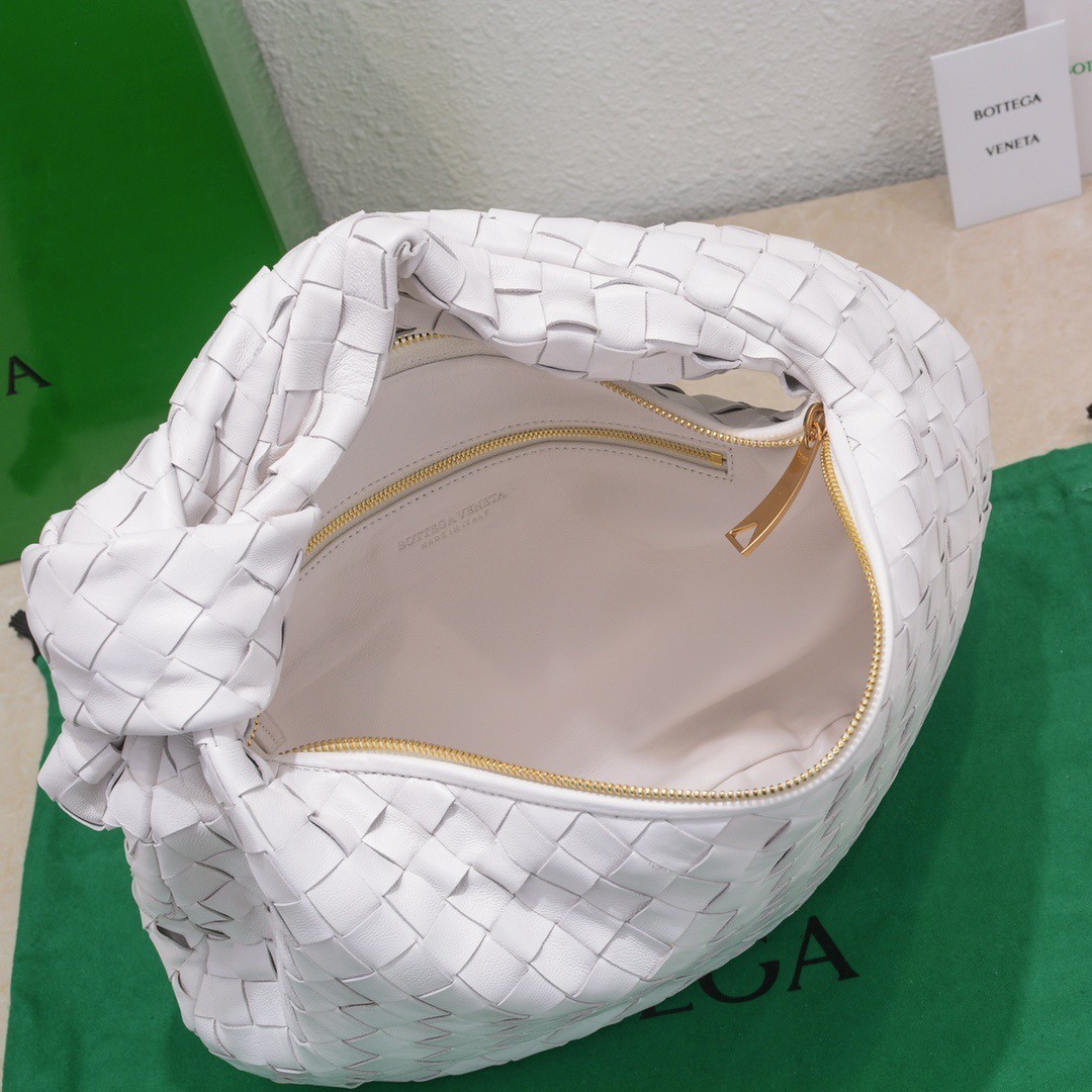 bo*te*ga Ve*ne*ta bv jodie teen bag in white intrecciato leather