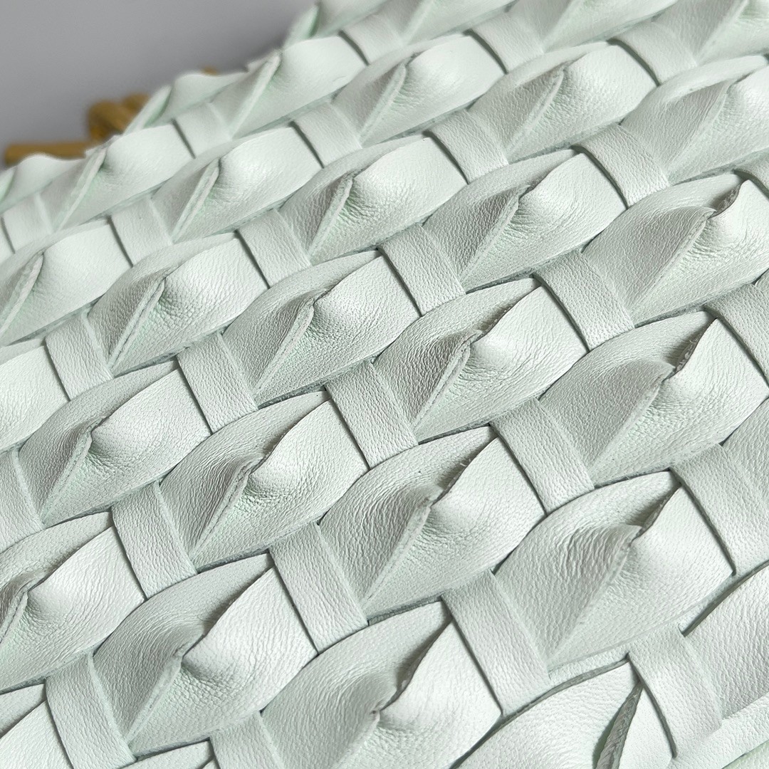 bo*te*ga Ve*ne*ta knot minaudiere clutch in glacier intreccio leather