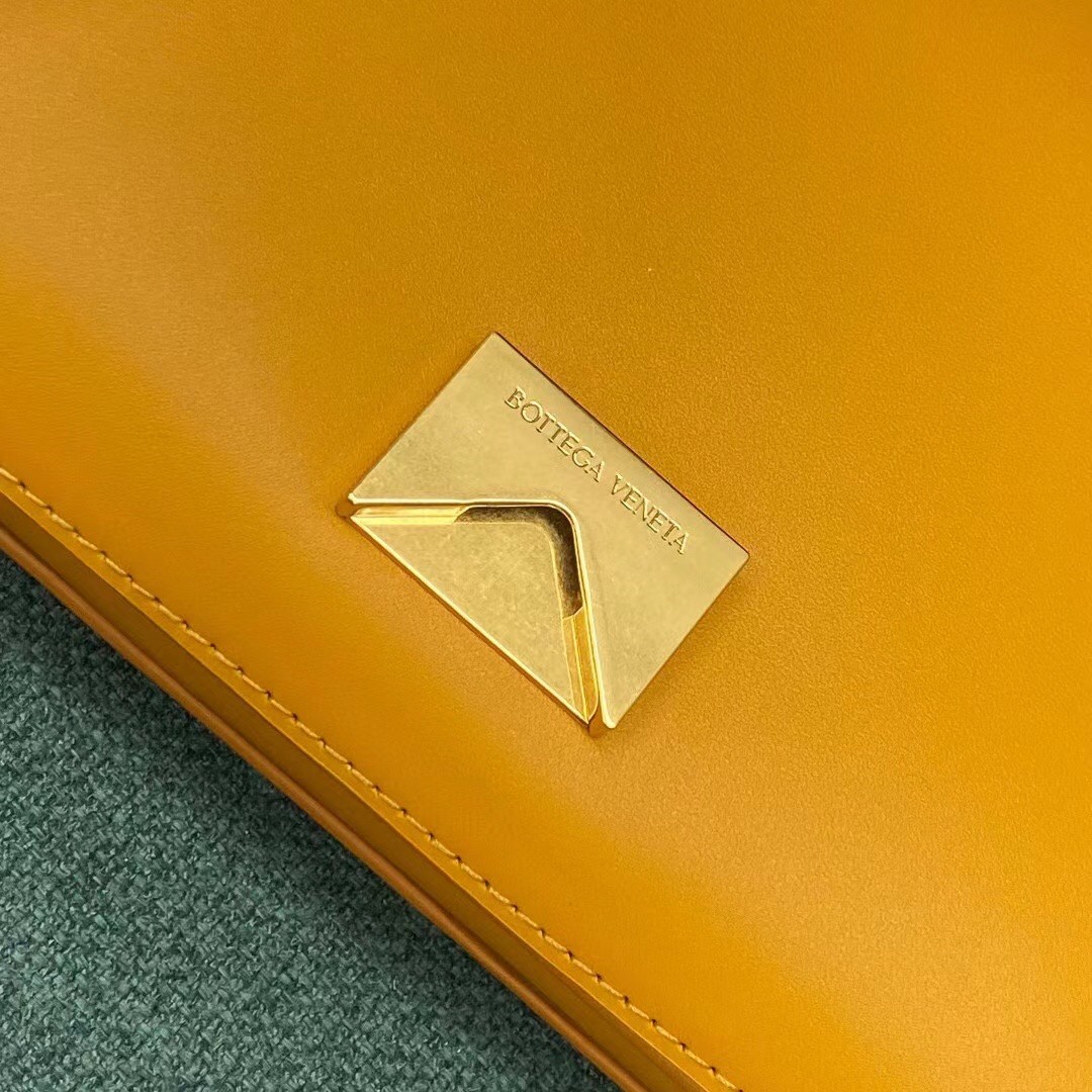 bo*te*ga Ve*ne*ta mount small bag in yellow calfskin