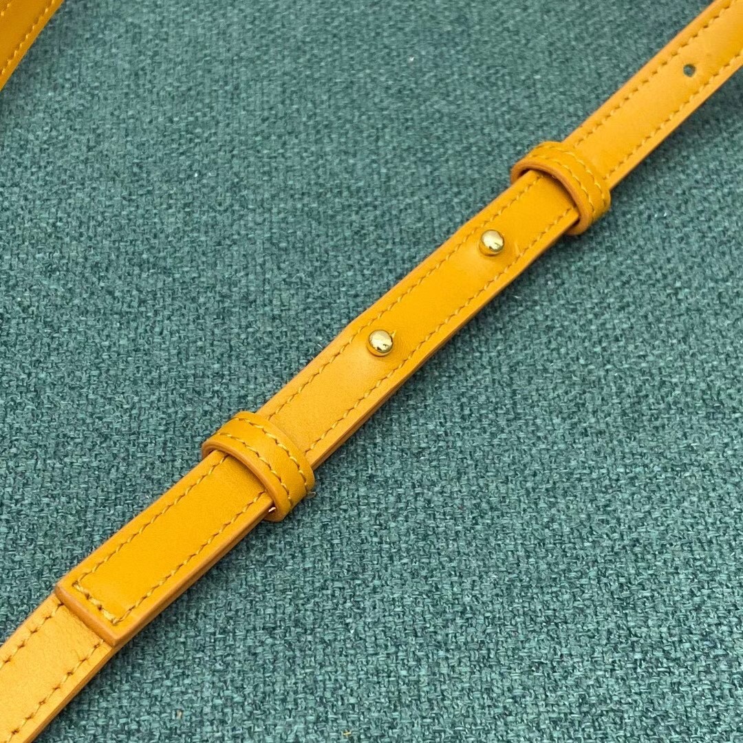 bo*te*ga Ve*ne*ta mount small bag in yellow calfskin
