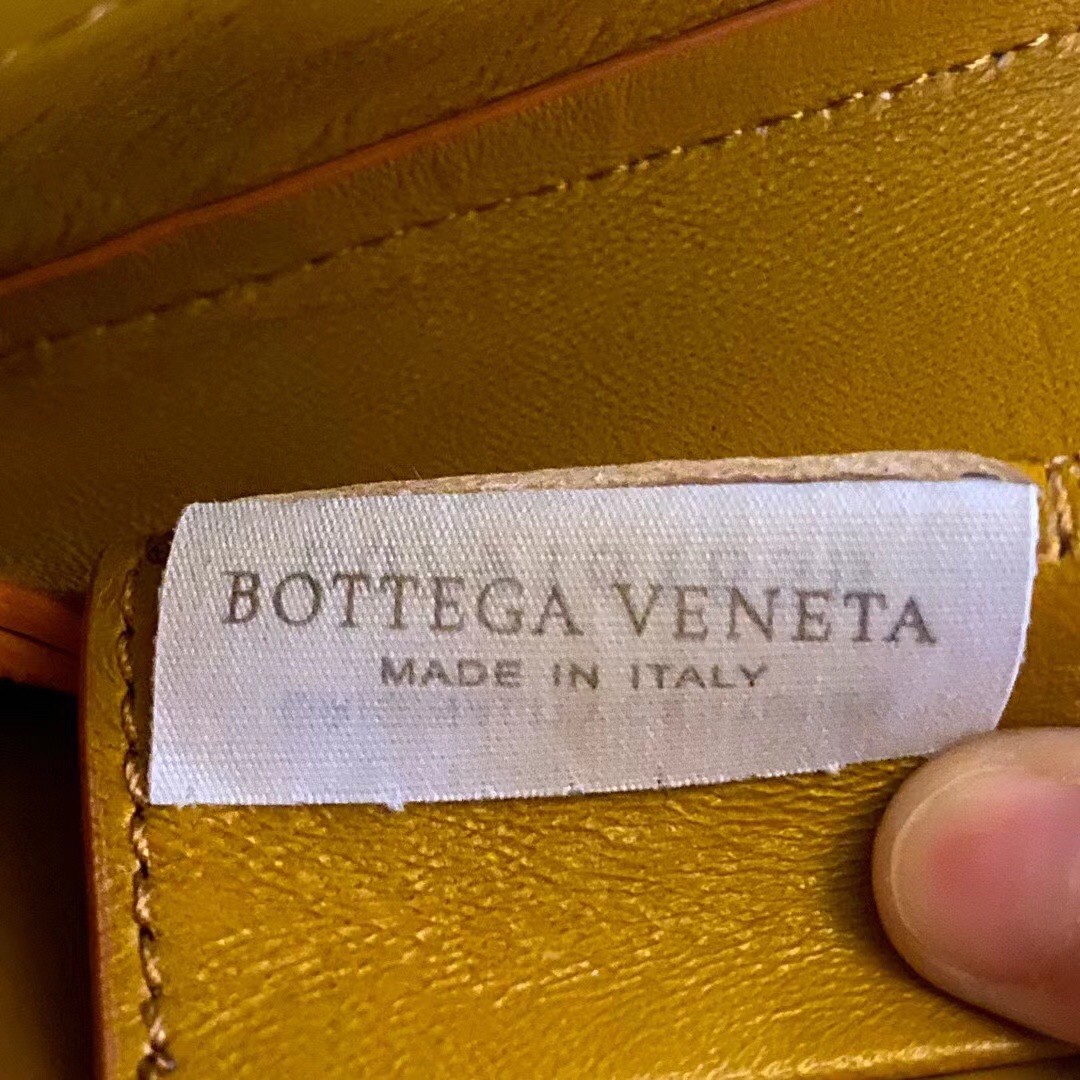 bo*te*ga Ve*ne*ta mount small bag in yellow calfskin