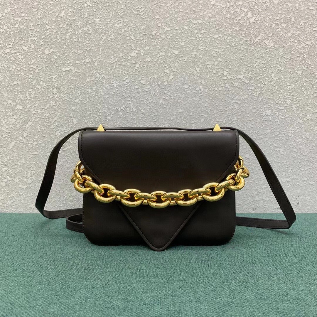 bo*te*ga Ve*ne*ta mount small bag in fondant calfskin