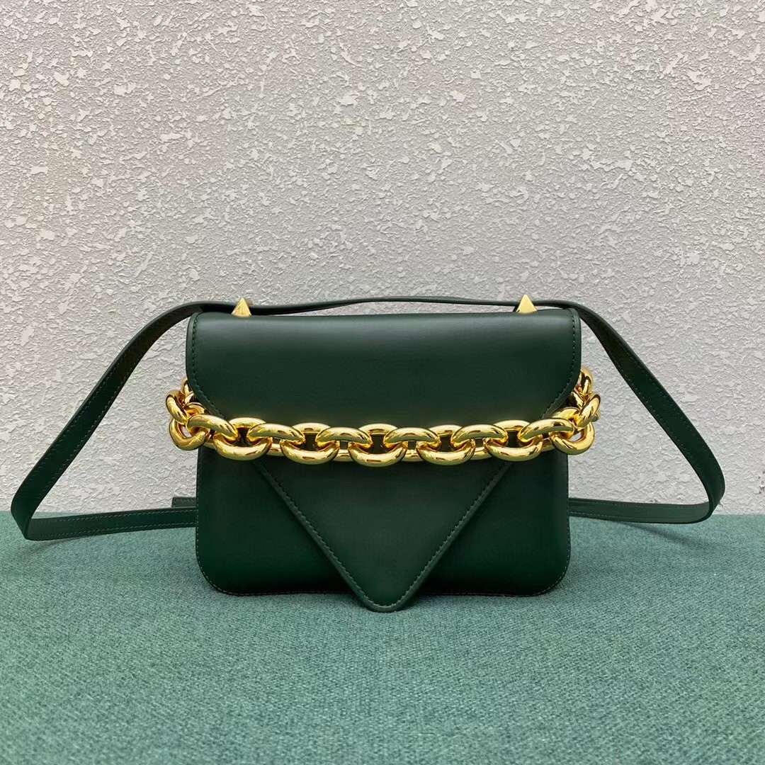 bo*te*ga Ve*ne*ta mount small bag in green calfskin