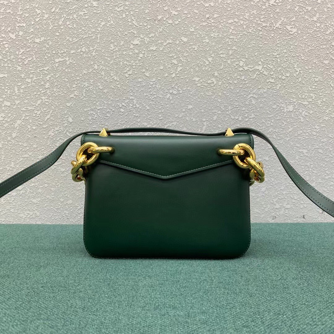 bo*te*ga Ve*ne*ta mount small bag in green calfskin