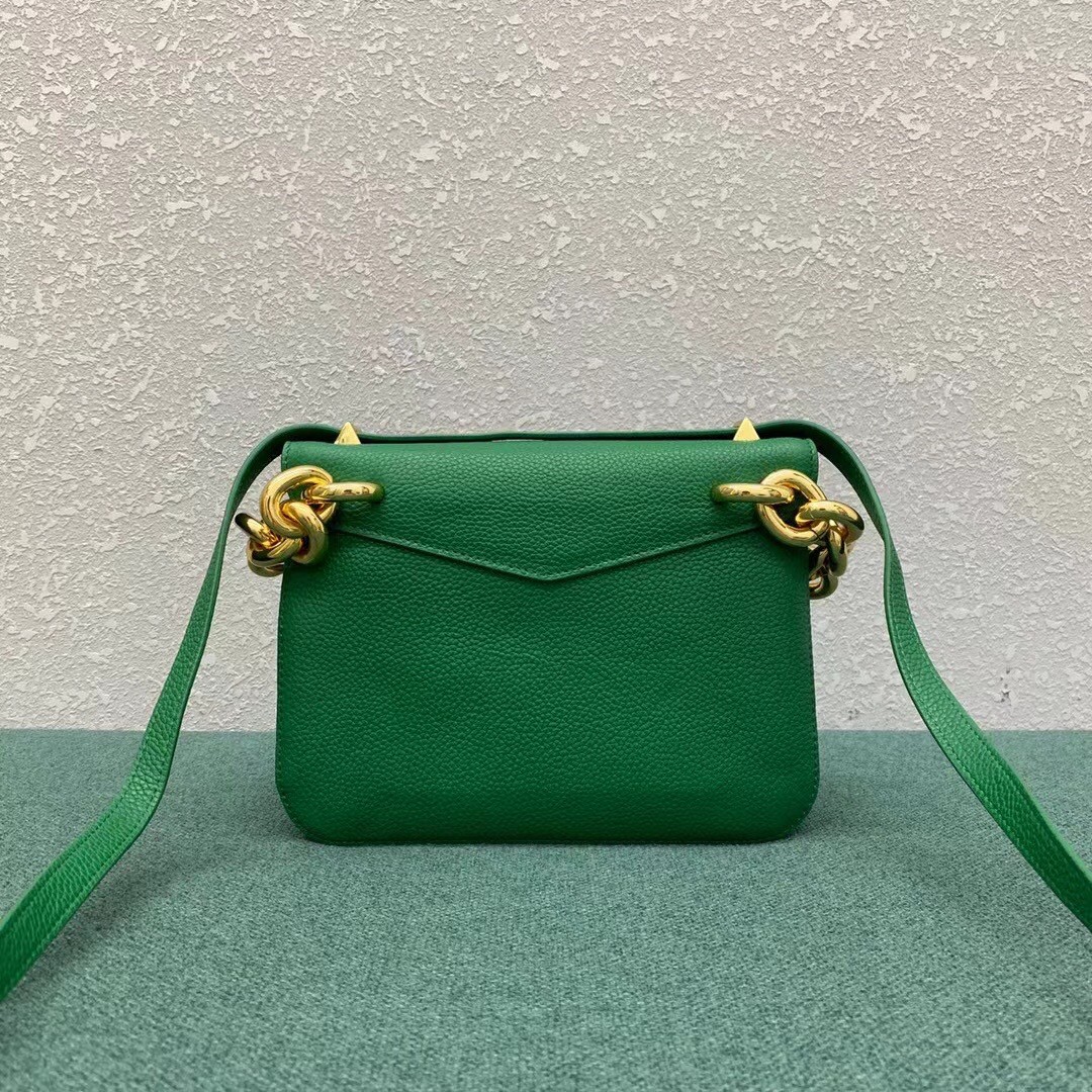 bo*te*ga Ve*ne*ta mount small bag in green leather