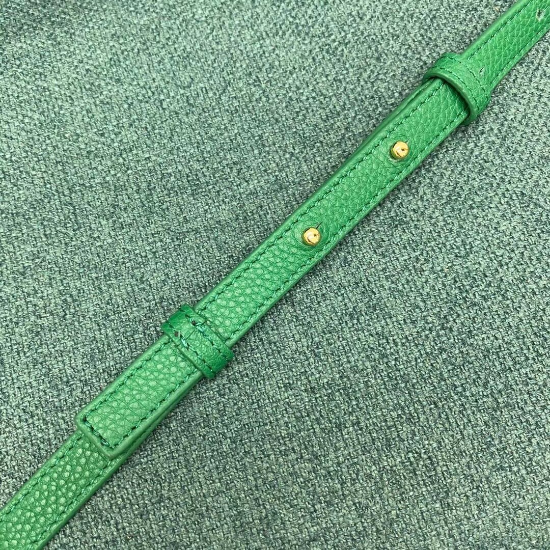 bo*te*ga Ve*ne*ta mount small bag in green leather