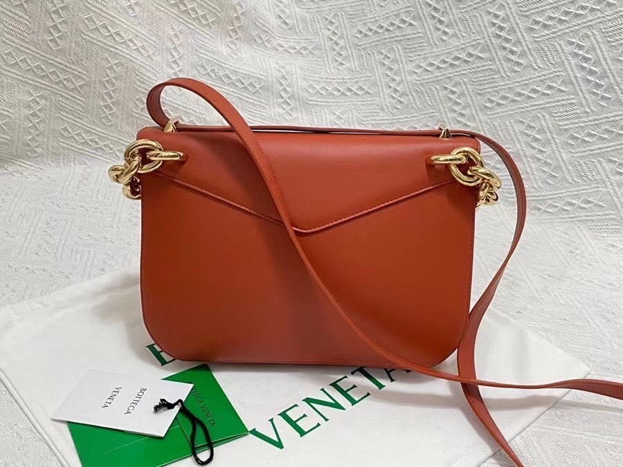 bo*te*ga Ve*ne*ta mount medium envelope bag in maple calfskin