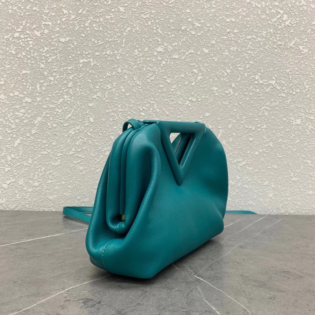 bo*te*ga Ve*ne*ta small point top handle bag in mallard nappa leather