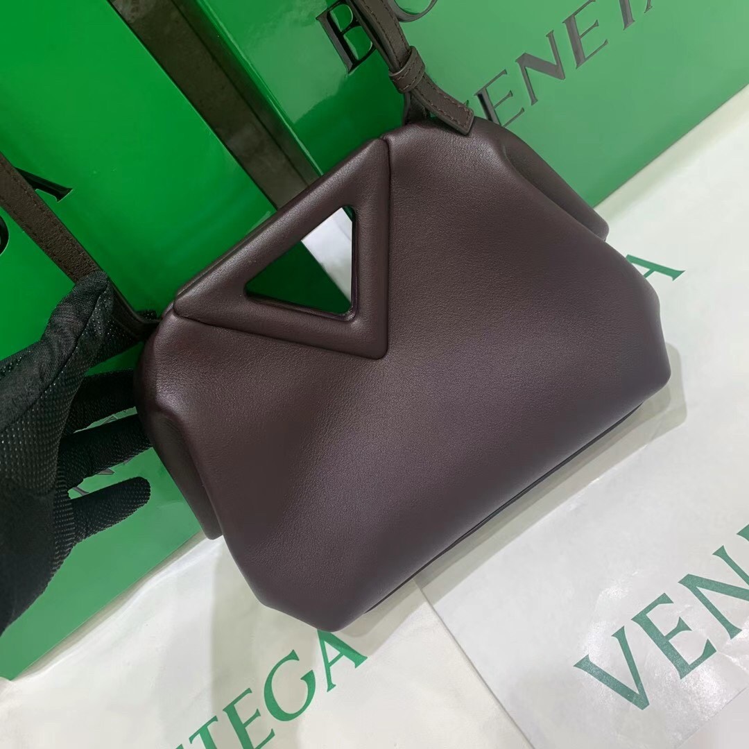 bo*te*ga Ve*ne*ta small point top handle bag in grape leather