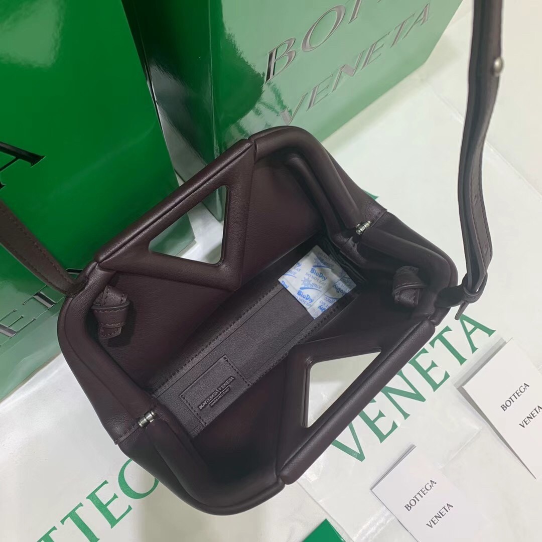 bo*te*ga Ve*ne*ta small point top handle bag in grape leather