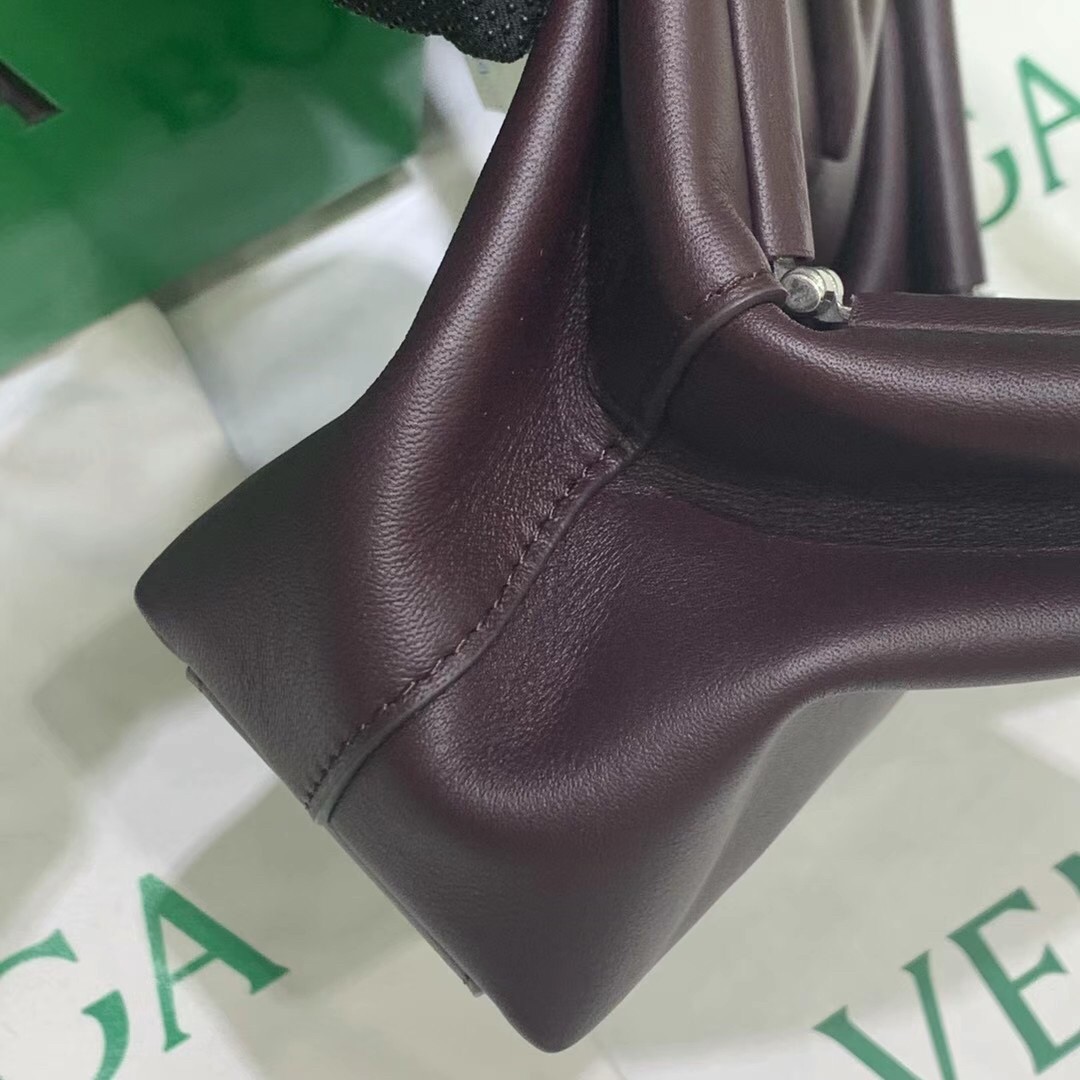 bo*te*ga Ve*ne*ta small point top handle bag in grape leather