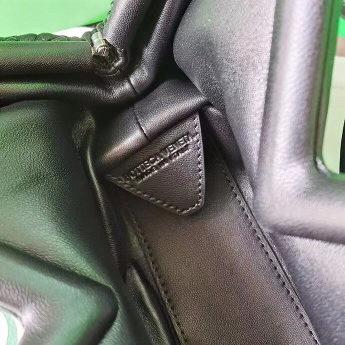 bo*te*ga Ve*ne*ta small point bag in black quilted leather