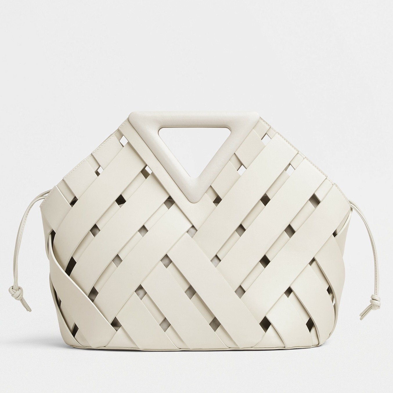 bo*te*ga Ve*ne*ta medium point bag in white intrecciato leather