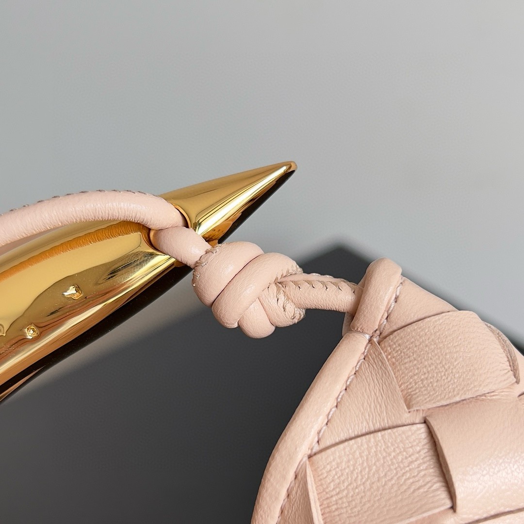 bo*te*ga Ve*ne*ta sardine mini bag in lotus intrecciato lambskin