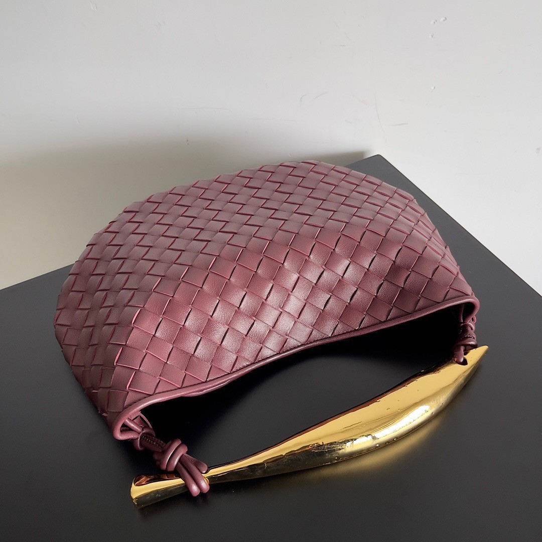 bo*te*ga Ve*ne*ta small sardine bag in barolo intrecciato lambskin