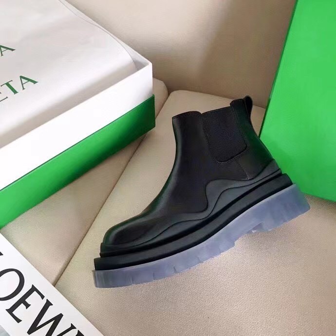 bo*te*ga Ve*ne*ta bv tire ankle boots with transparent sole