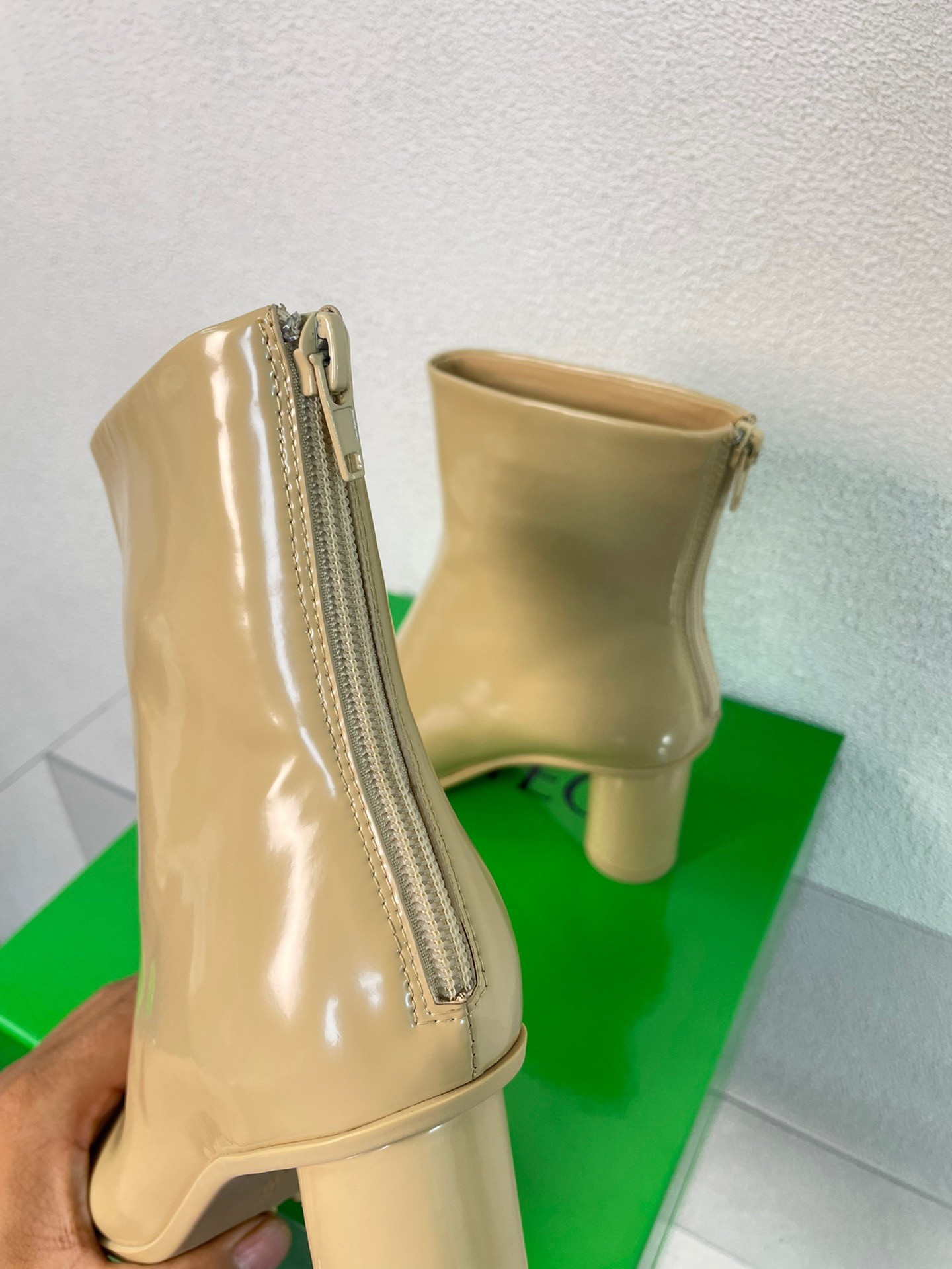 bo*te*ga Ve*ne*ta atomic ankle boots in beige lambskin