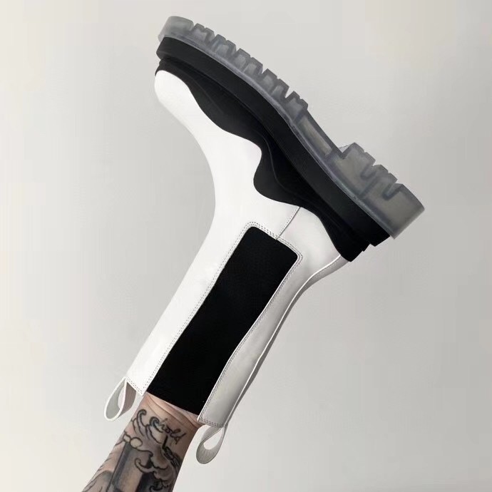 bo*te*ga Ve*ne*ta bv tire chelsea boots in white calfskin