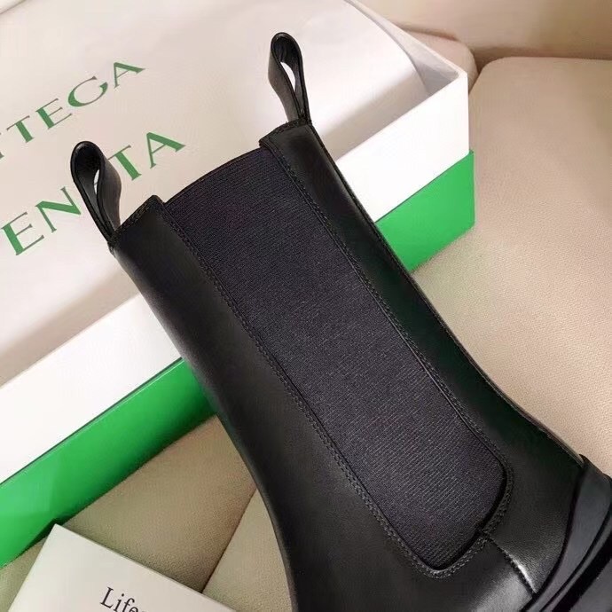 bo*te*ga Ve*ne*ta bv tire chelsea boots with transparent sole