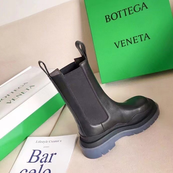bo*te*ga Ve*ne*ta bv tire chelsea boots with transparent sole