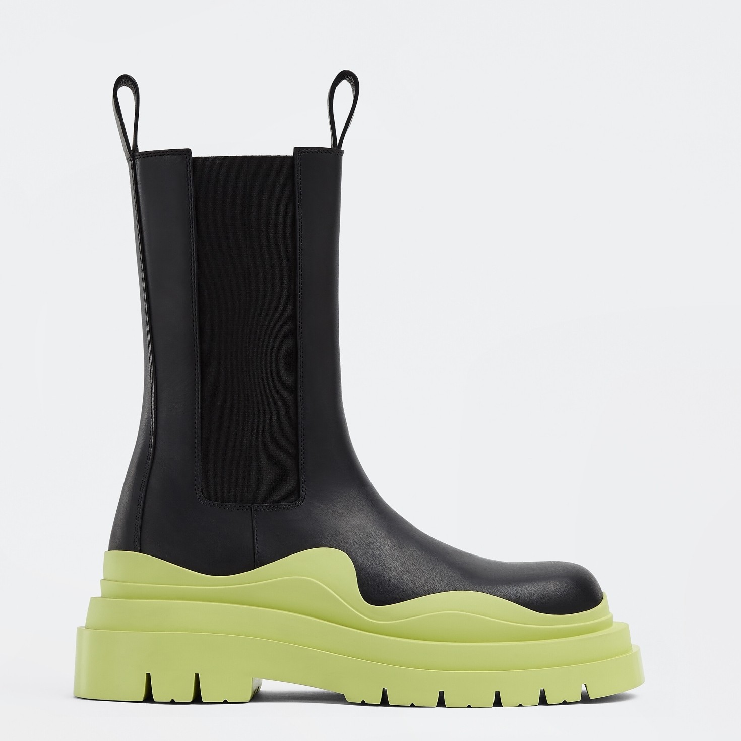 bo*te*ga Ve*ne*ta bv tire chelsea boots with yellow outsole