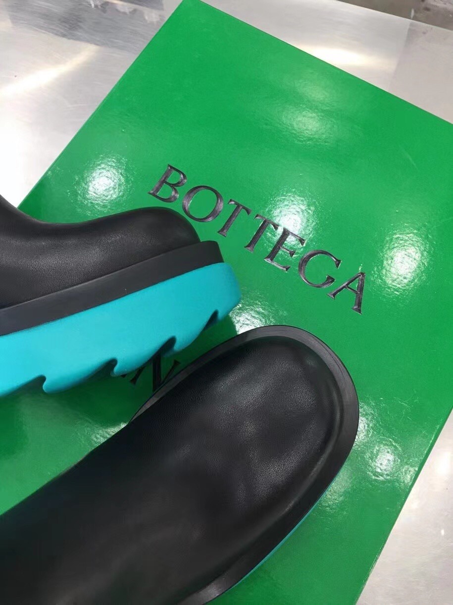 bo*te*ga Ve*ne*ta flash chelsea boots with neptune outsole