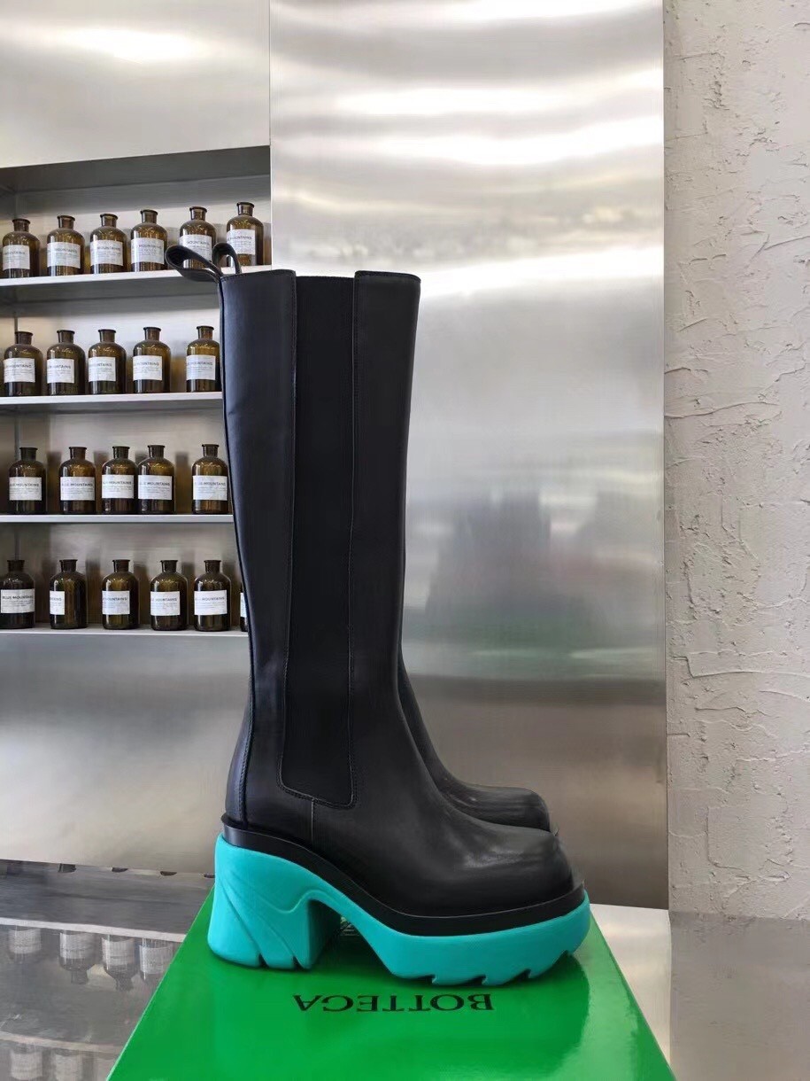 bo*te*ga Ve*ne*ta flash knee-high boots with neptune outsole