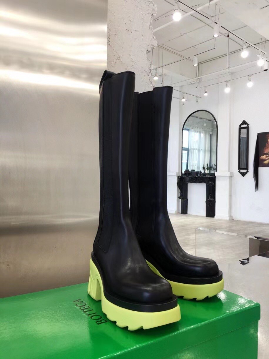 bo*te*ga Ve*ne*ta flash knee-high boots with yellow outsole