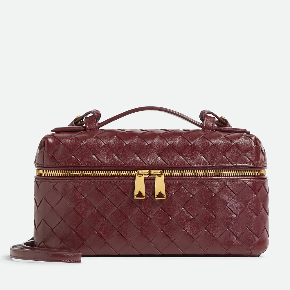 bo*te*ga Ve*ne*ta bang bang vanity case in cherry intrecciato leather