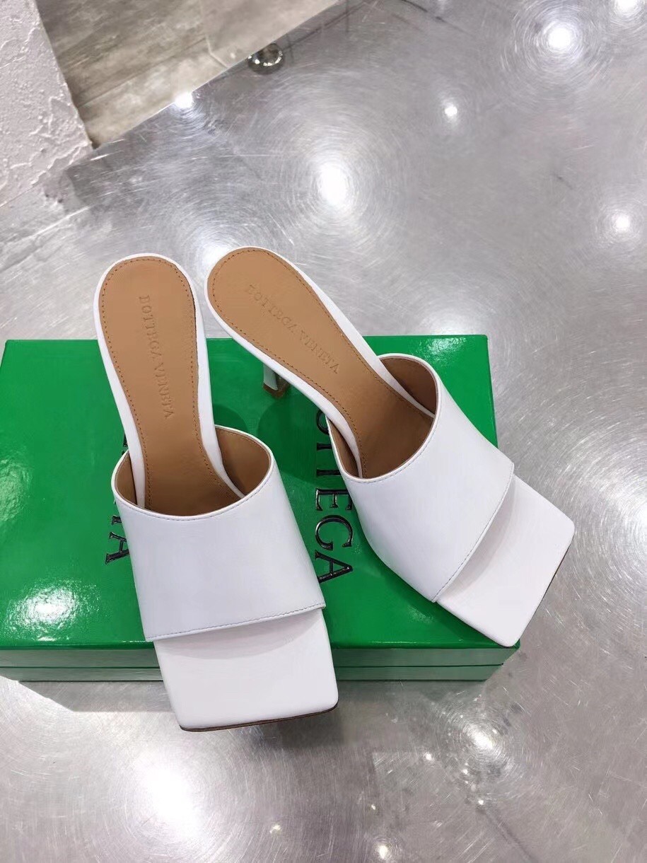 bo*te*ga Ve*ne*ta stretch mules 90mm in white lambskin