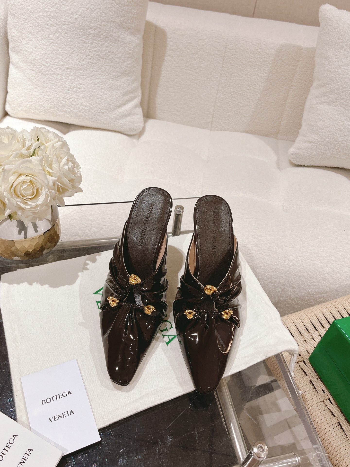 bo*te*ga Ve*ne*ta bunnie mules 90mm in fondant patent leather