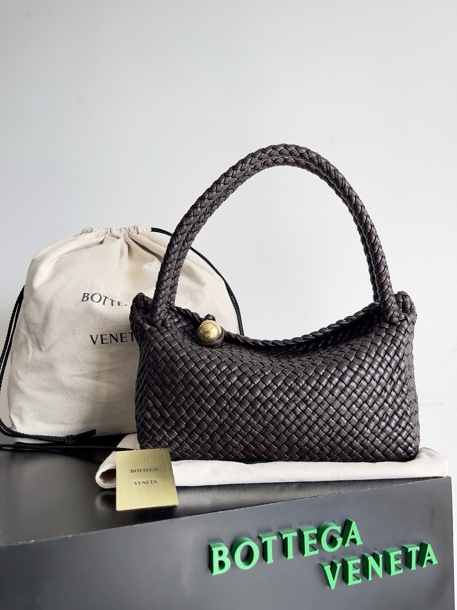 bo*te*ga Ve*ne*ta tosca bag in fondant intrecciato calfskin