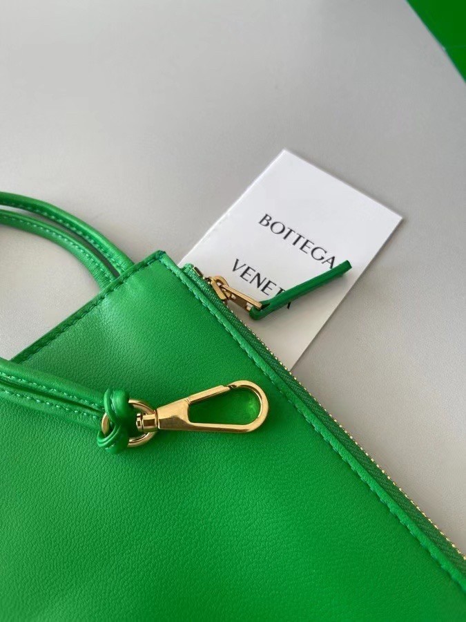 bo*te*ga Ve*ne*ta arco small tote in raintree intrecciato lambskin