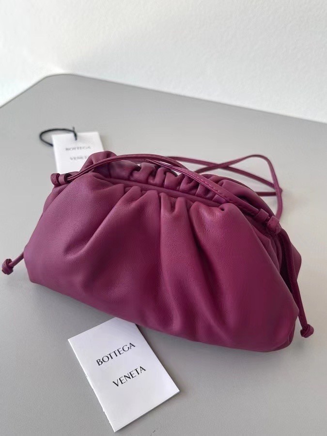 bo*te*ga Ve*ne*ta mini pouch in cinnabar calfskin