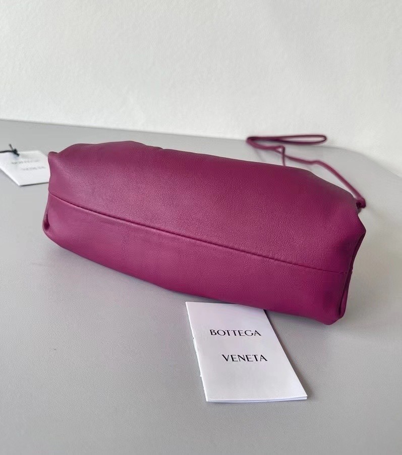 bo*te*ga Ve*ne*ta mini pouch in cinnabar calfskin