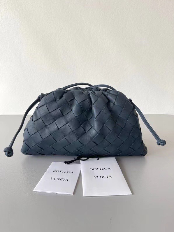 bo*te*ga Ve*ne*ta mini pouch in thunder intrecciato lambskin