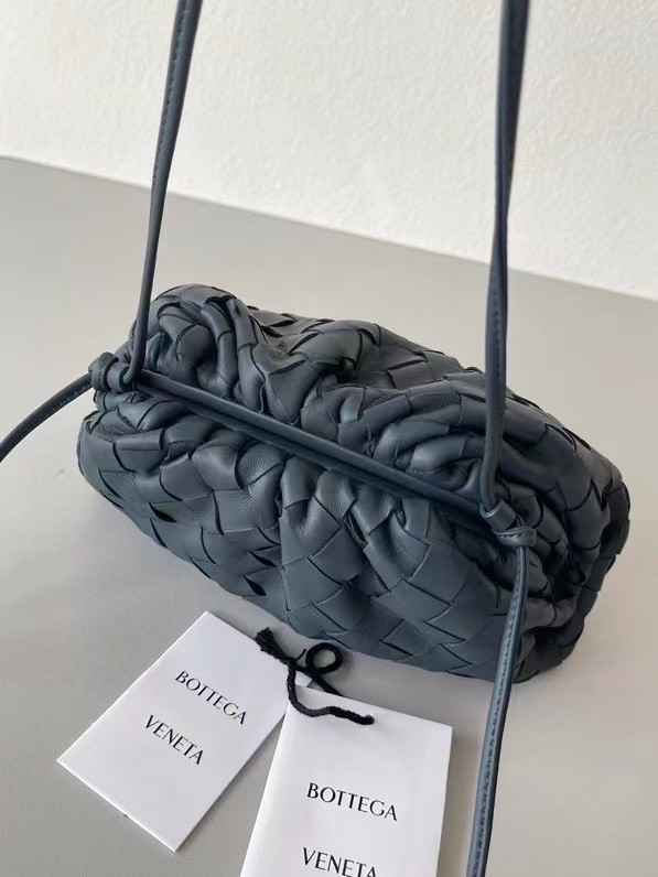 bo*te*ga Ve*ne*ta mini pouch in thunder intrecciato lambskin