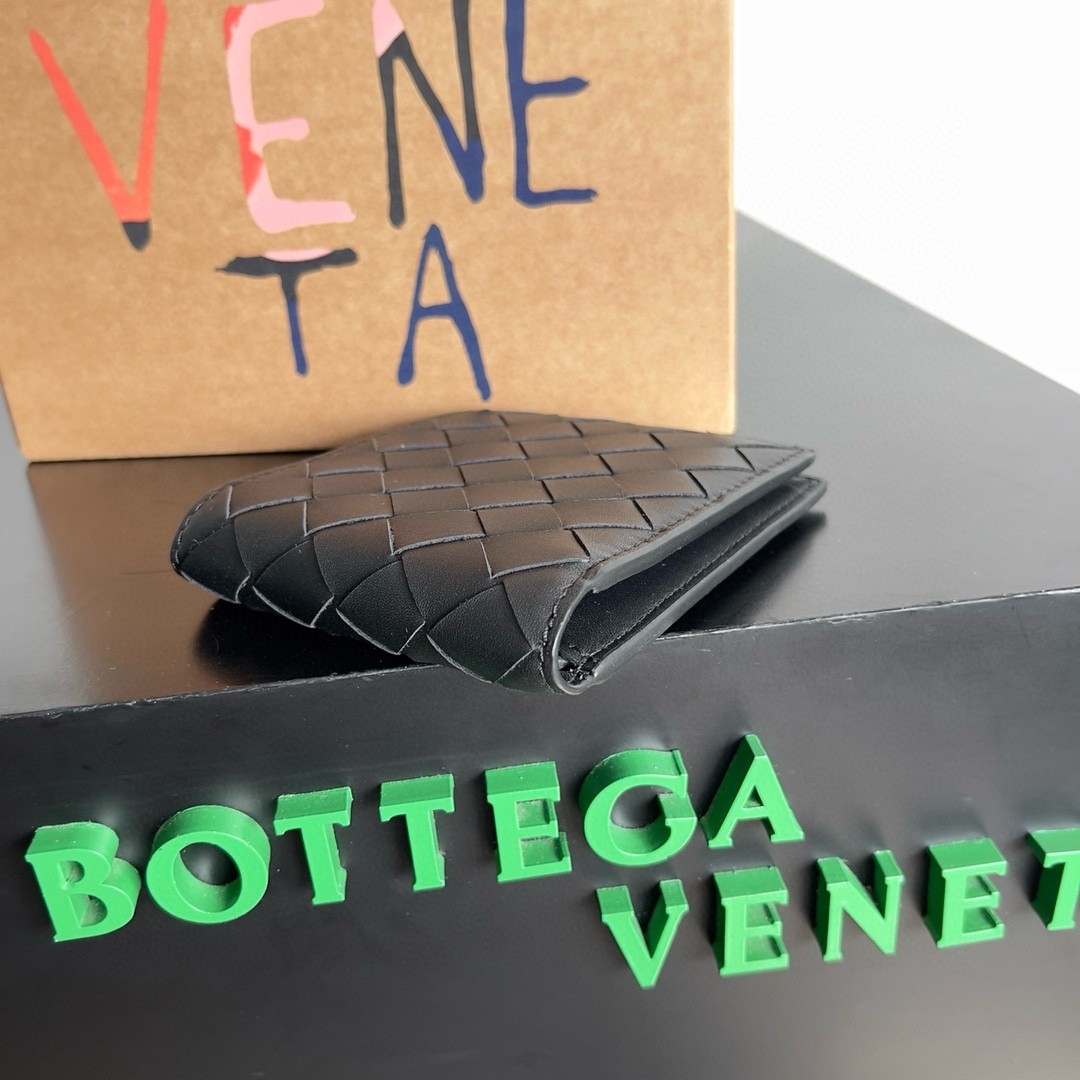 bo*te*ga Ve*ne*ta bi-fold wallet in black intrecciato calfskin