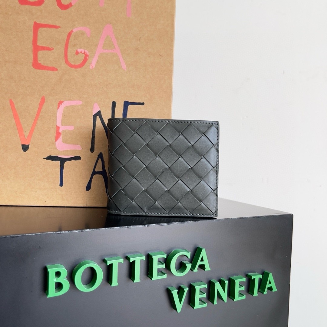bo*te*ga Ve*ne*ta bi-fold wallet in slate intrecciato calfskin