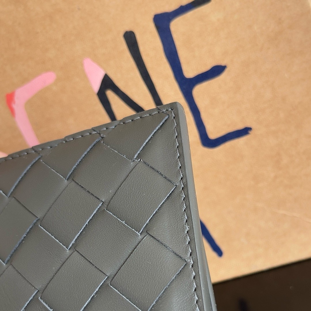 bo*te*ga Ve*ne*ta bi-fold wallet in slate intrecciato calfskin