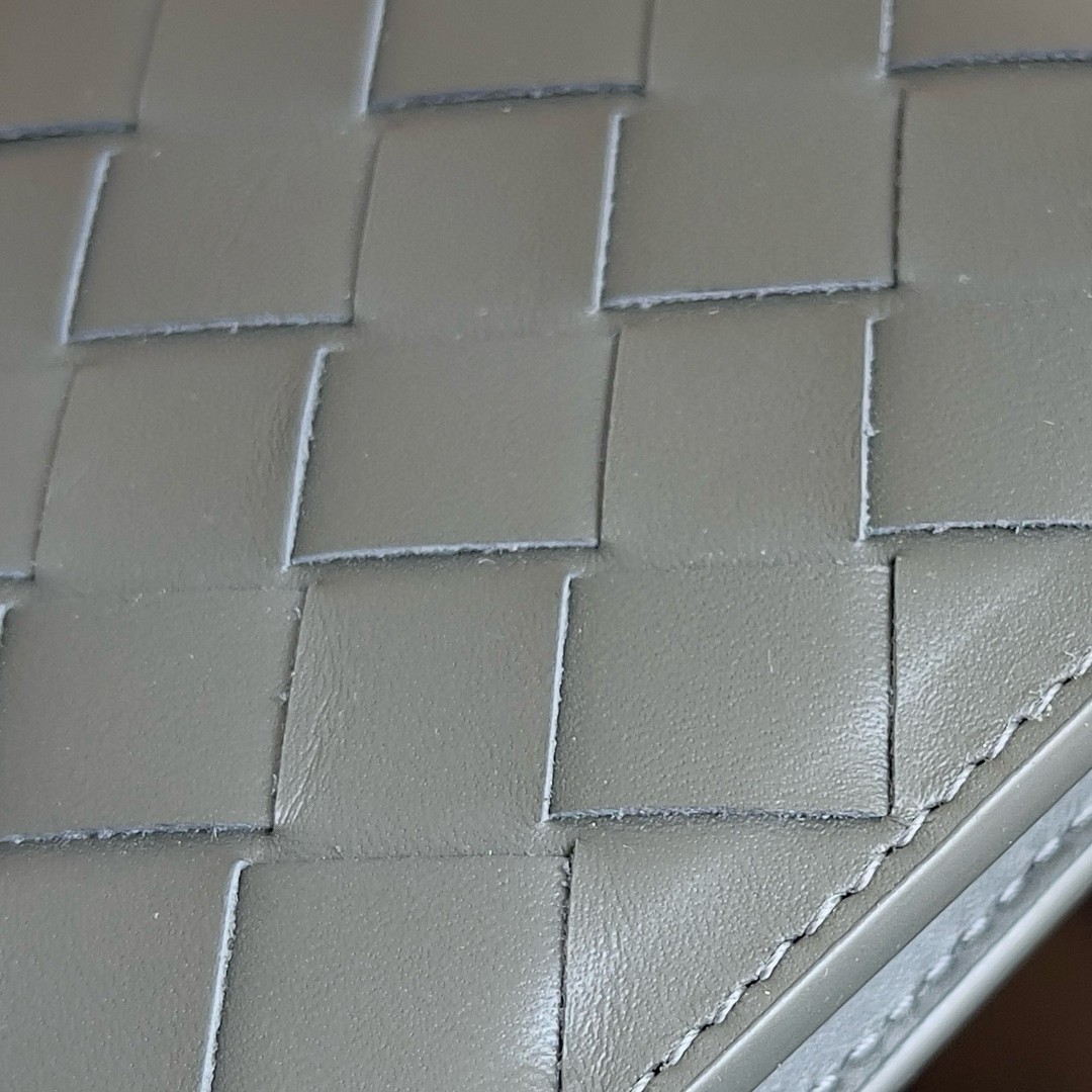 bo*te*ga Ve*ne*ta bi-fold wallet in slate intrecciato calfskin