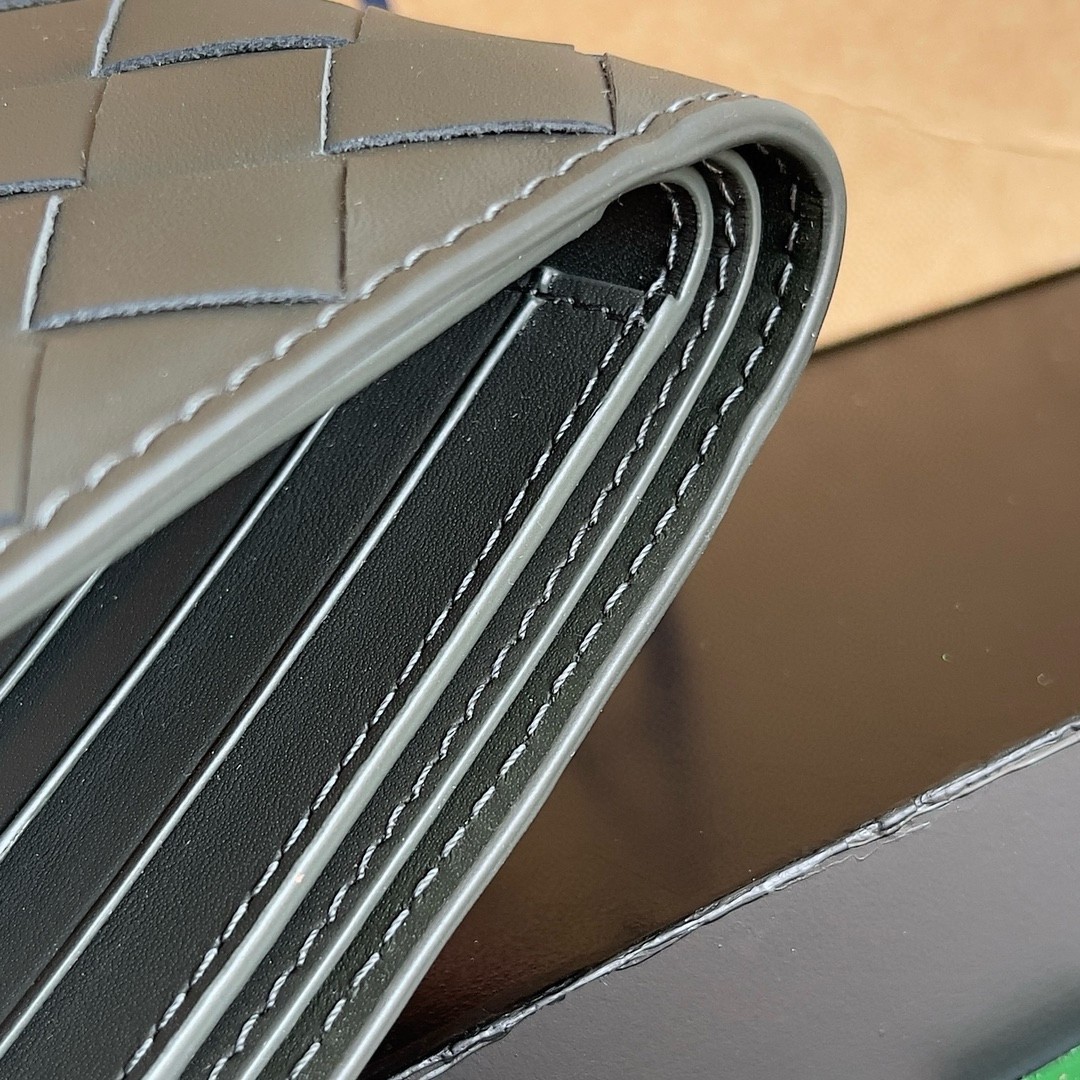 bo*te*ga Ve*ne*ta bi-fold wallet in slate intrecciato calfskin
