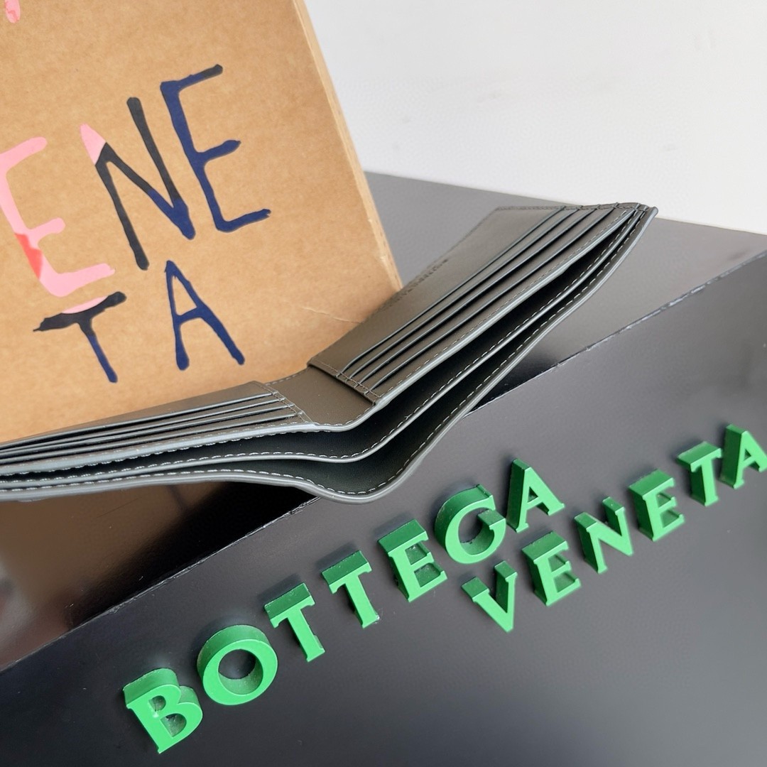 bo*te*ga Ve*ne*ta bi-fold wallet in slate intrecciato calfskin