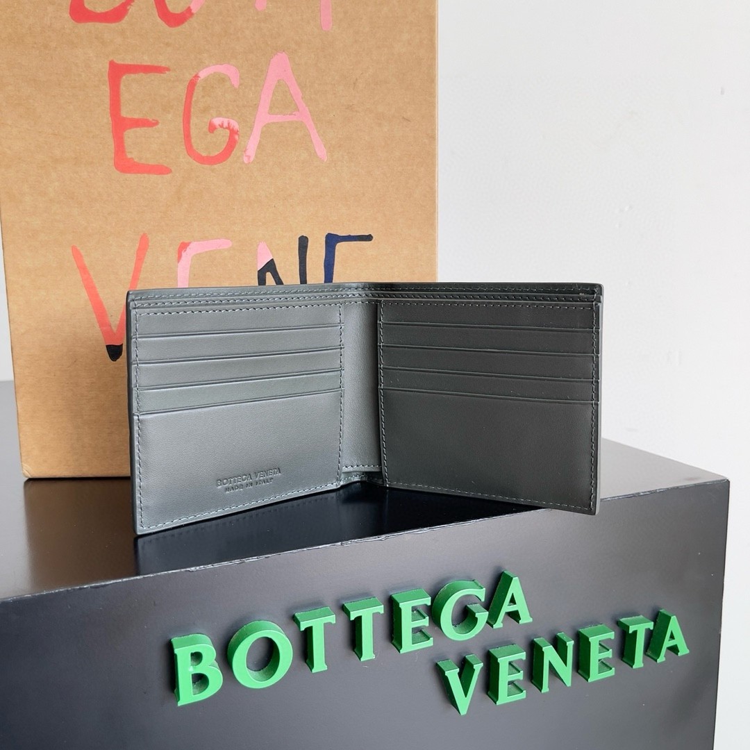 bo*te*ga Ve*ne*ta bi-fold wallet in slate intrecciato calfskin