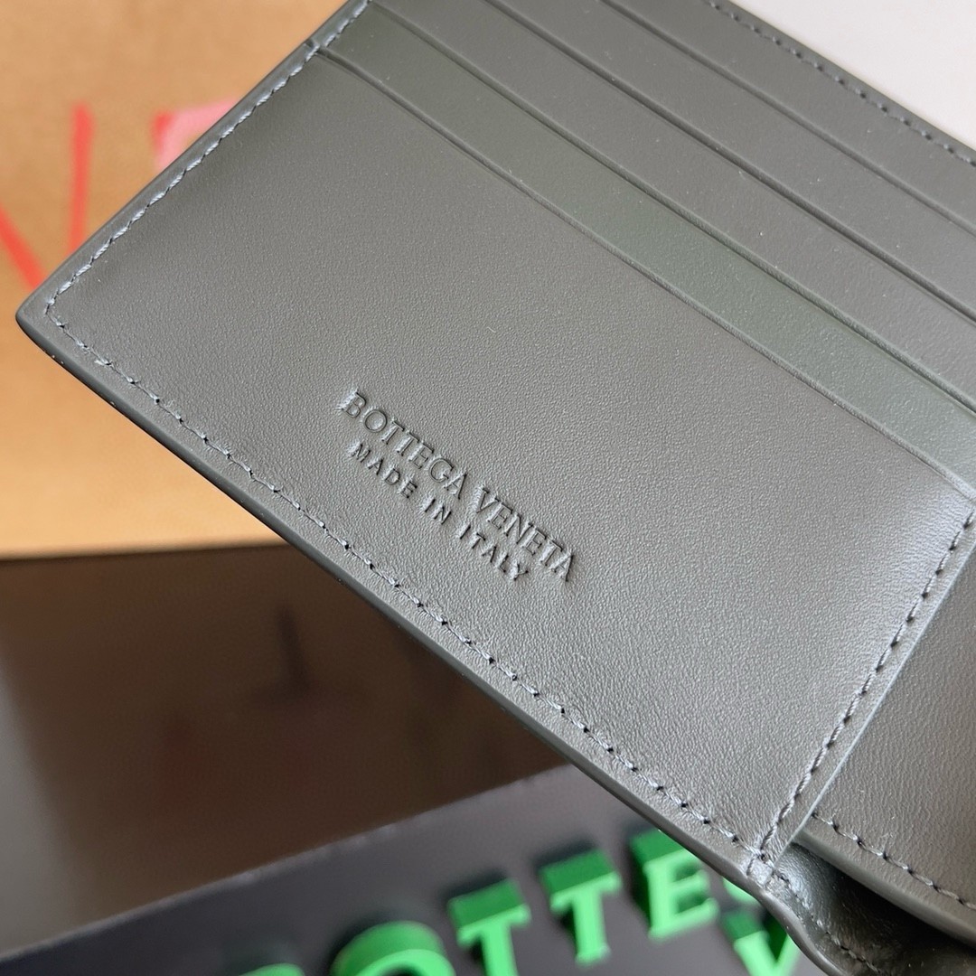 bo*te*ga Ve*ne*ta bi-fold wallet in slate intrecciato calfskin