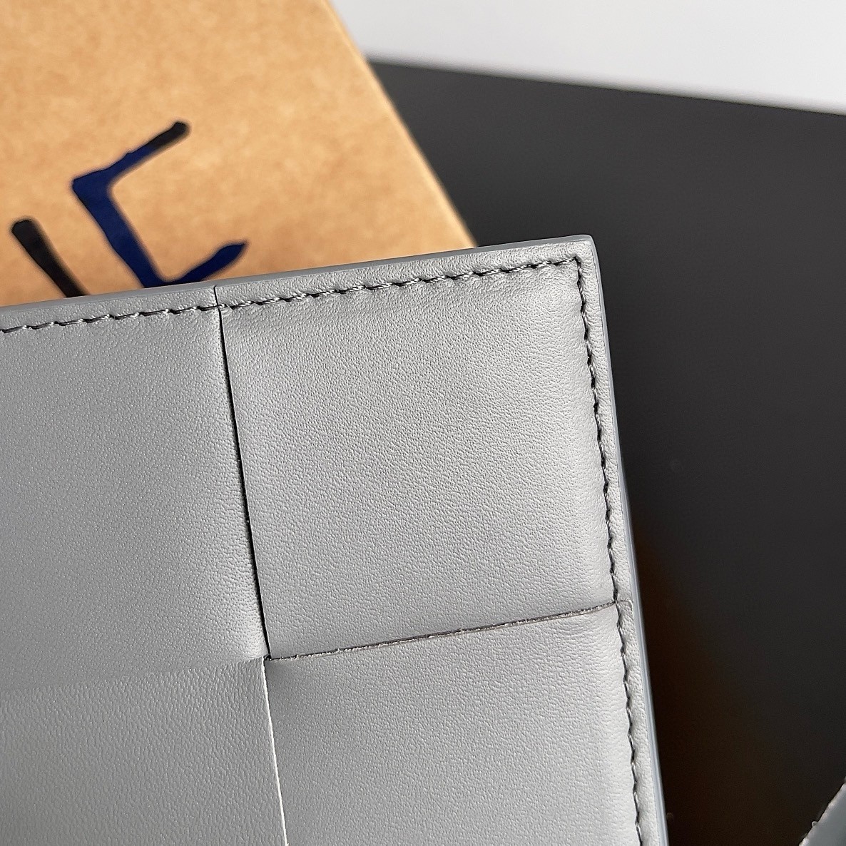 bo*te*ga Ve*ne*ta cassette bi-fold wallet in thunder intrecciato calfskin