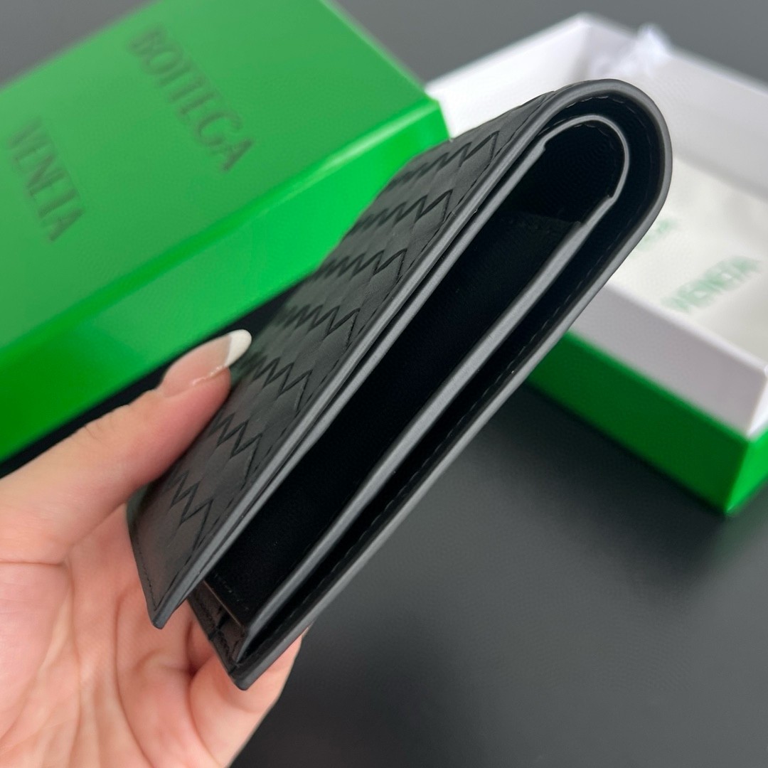 bo*te*ga Ve*ne*ta bi-fold wallet with coin purse in black intrecciato calfskin