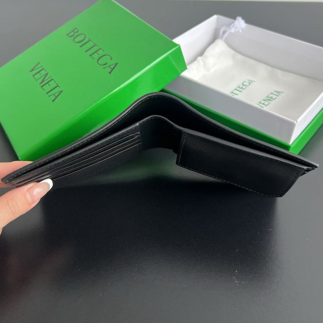 bo*te*ga Ve*ne*ta bi-fold wallet with coin purse in black intrecciato calfskin